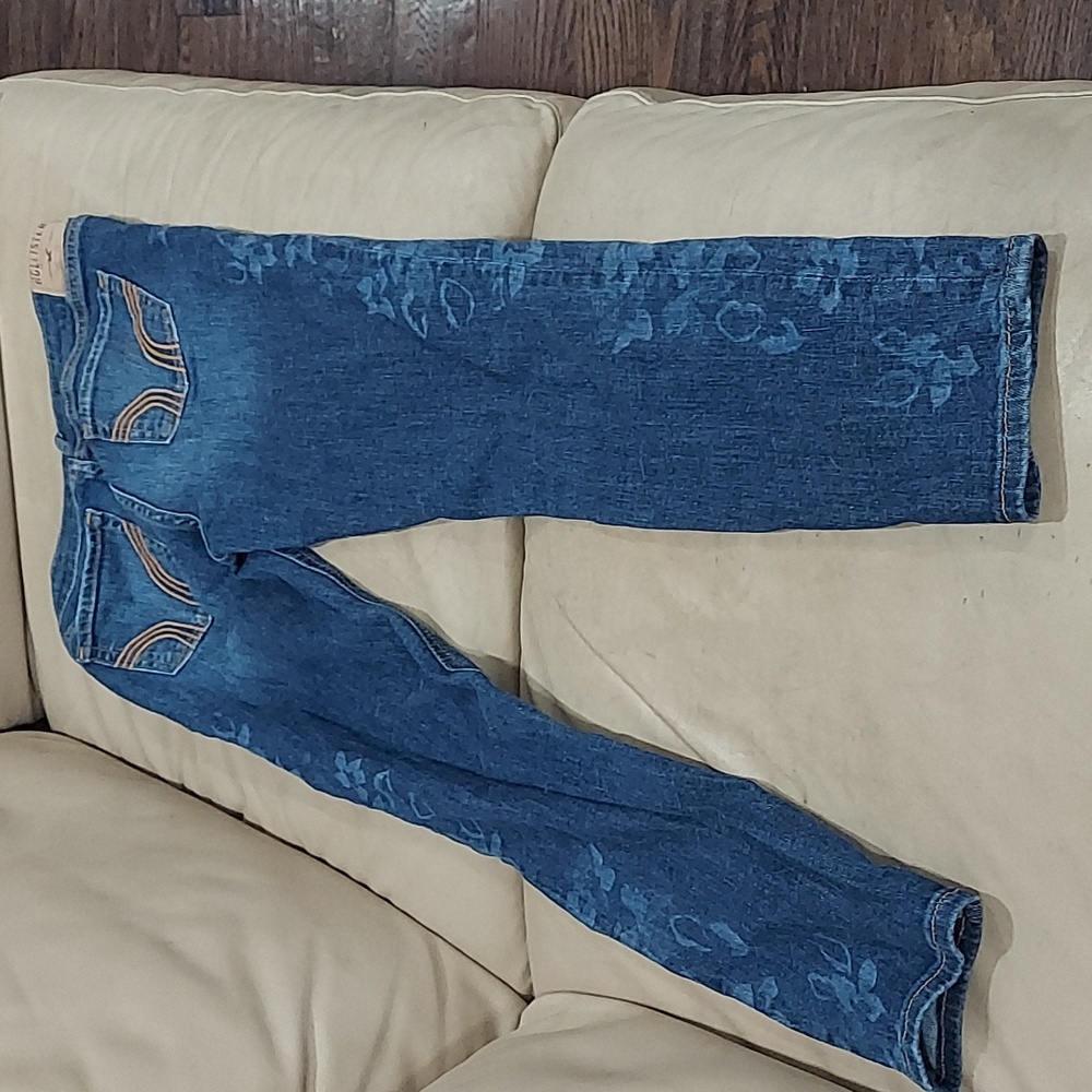 Hollister size 5 or 27 floral side skinny jeans. - Picture 7 of 7